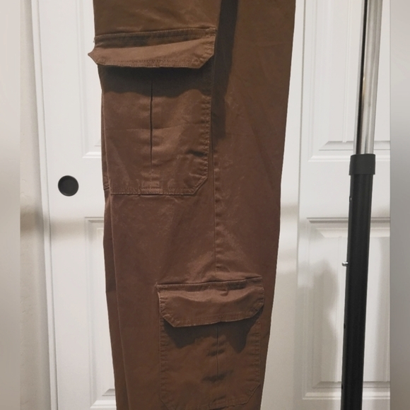 FOREVER 21 EUC Brown Cargo Pants Size 4 - Picture 3 of 7